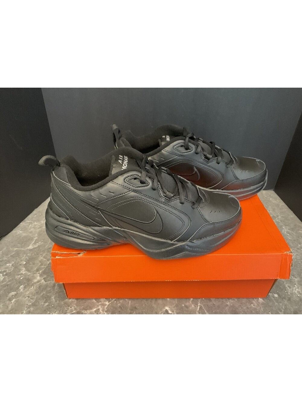 New! Mens Nike Air Monarch IV Black Leather Cross Training Shoes. Size 10D. Nice